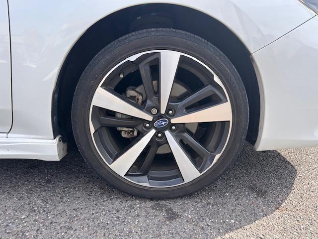 インプレッサＧ４ 　ユーザー買取車　４ＷＤ車　ダイヤトーンナビフルセグＴＶ　バックカメラ　電動シート　ワンオーナー　アイサイト　スマートキー　ＬＥＤヘッドライト（12枚目）