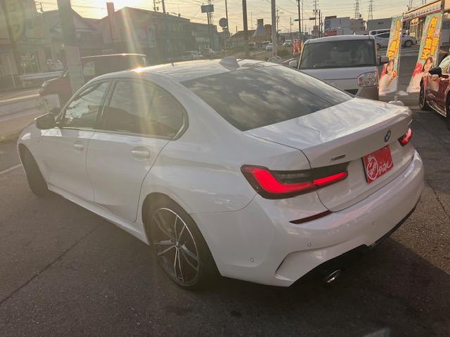 ３シリーズ ３２０ｄ　ｘＤｒｉｖｅ　Ｍスポーツ　ユーザー様買取車　レーザーライト　ヘッドアップディスプレイ　本革シート　パワートランク　純正１９インチＡＷ　コンフォートアクセス　ＥＴＣ　シートヒーター（4枚目）