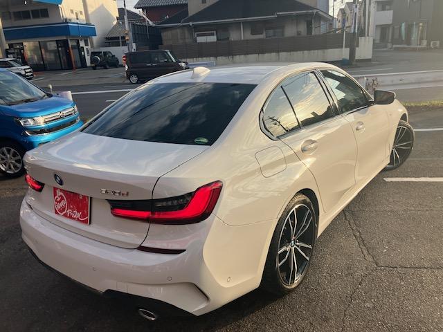 ３シリーズ ３２０ｄ　ｘＤｒｉｖｅ　Ｍスポーツ　ユーザー様買取車　レーザーライト　ヘッドアップディスプレイ　本革シート　パワートランク　純正１９インチＡＷ　コンフォートアクセス　ＥＴＣ　シートヒーター（6枚目）