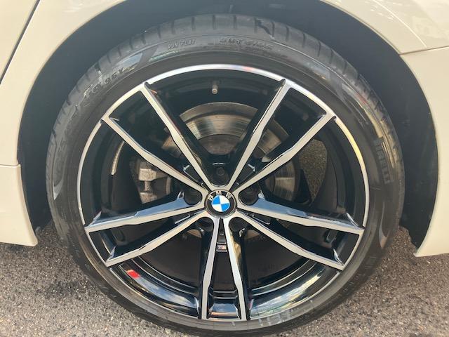 ３シリーズ ３２０ｄ　ｘＤｒｉｖｅ　Ｍスポーツ　ユーザー様買取車　レーザーライト　ヘッドアップディスプレイ　本革シート　パワートランク　純正１９インチＡＷ　コンフォートアクセス　ＥＴＣ　シートヒーター（11枚目）