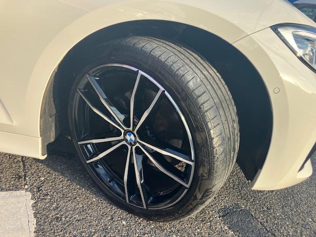 ３シリーズ ３２０ｄ　ｘＤｒｉｖｅ　Ｍスポーツ　ユーザー様買取車　レーザーライト　ヘッドアップディスプレイ　本革シート　パワートランク　純正１９インチＡＷ　コンフォートアクセス　ＥＴＣ　シートヒーター（12枚目）