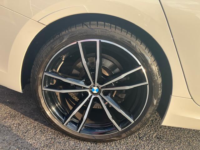 ３シリーズ ３２０ｄ　ｘＤｒｉｖｅ　Ｍスポーツ　ユーザー様買取車　レーザーライト　ヘッドアップディスプレイ　本革シート　パワートランク　純正１９インチＡＷ　コンフォートアクセス　ＥＴＣ　シートヒーター（13枚目）