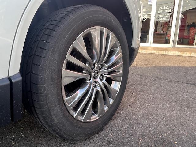 ハリアー Z ユーザー様買取車/ブラインドスポットモニター/ヘッドアップディスプレイ/JBLサウンド/デジタルインナーミラー/パワーシート(9枚目)