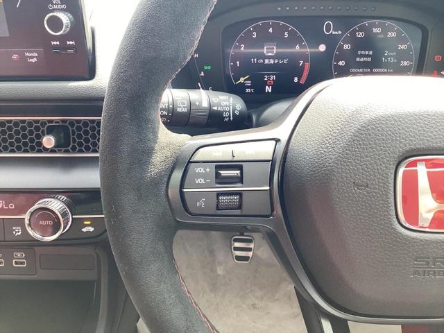 オーディオコントロールスイッチです。走行中でもオーディオ操作が可能です。