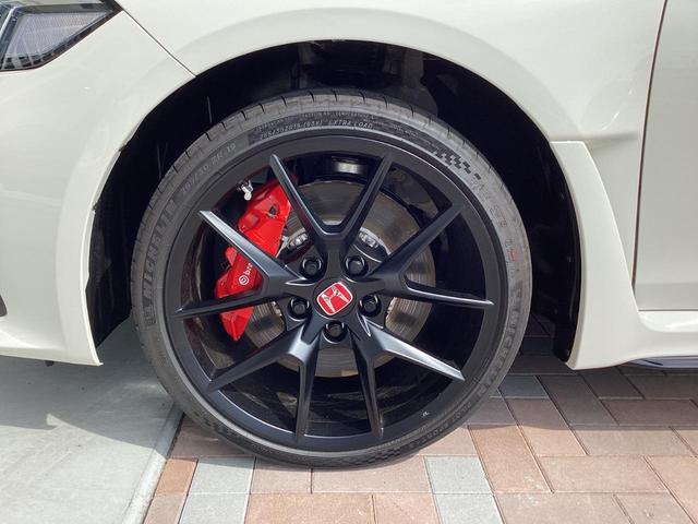 タイヤサイズ２６５／３０／ＺＲ１９