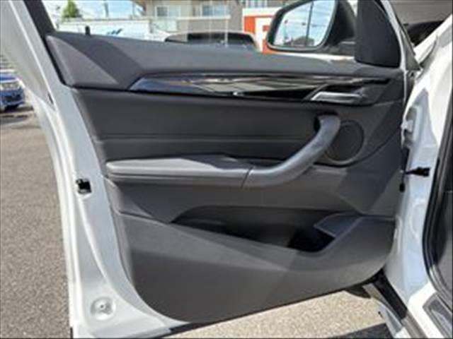 Ｘ１ ｓＤｒｉｖｅ　１８ｉ　ｘライン　禁煙車　純正ナビ　衝突軽減ブレーキ　ＬＥＤヘッドライト　バックカメラ　レーダークルーズコントロール　コーナーセンサー　Ｂｌｕｅｔｏｏｔｈ　ハーフレザー　パワーシート　ＥＴＣ（47枚目）
