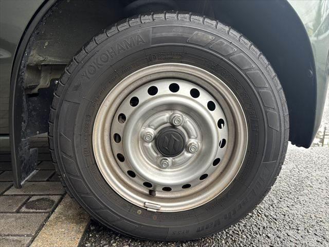 エブリイ ＰＡリミテッド　ユーザー買取車　５速ＭＴ　ワンオーナー　キーレスキー　パワーウィンドウ　衝突軽減ブレーキ　レーンキープアシスト　オートライト　コーナーセンサー　助手席エアバッグ　横滑り防止装置　アンチロックブレーキ（11枚目）