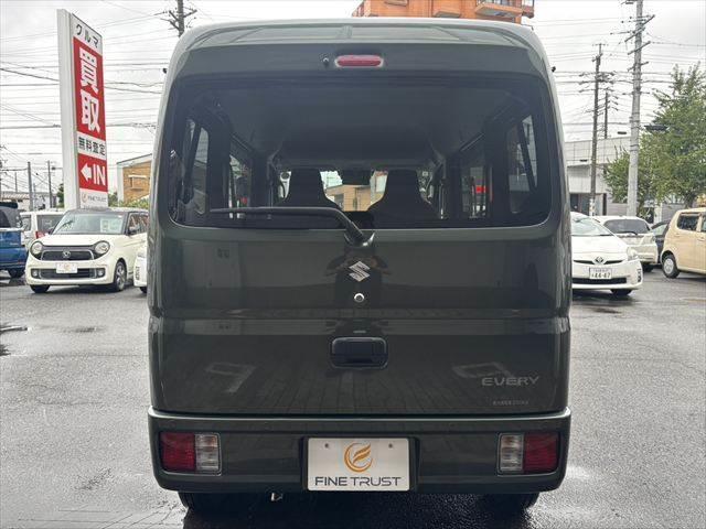 エブリイ ＰＡリミテッド　ユーザー買取車　５速ＭＴ　ワンオーナー　キーレスキー　パワーウィンドウ　衝突軽減ブレーキ　レーンキープアシスト　オートライト　コーナーセンサー　助手席エアバッグ　横滑り防止装置　アンチロックブレーキ（16枚目）