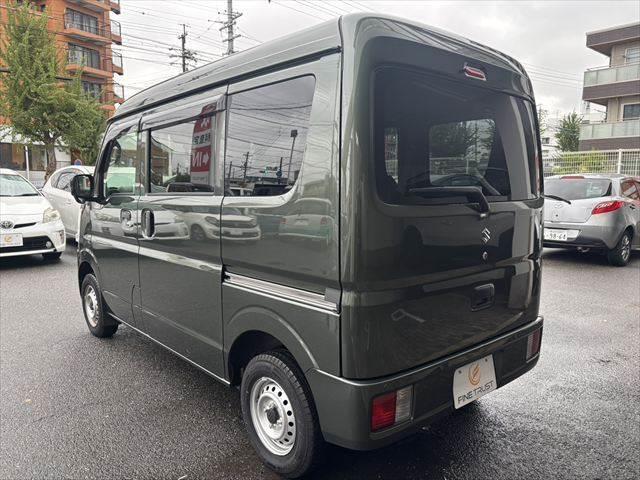 エブリイ ＰＡリミテッド　ユーザー買取車　５速ＭＴ　ワンオーナー　キーレスキー　パワーウィンドウ　衝突軽減ブレーキ　レーンキープアシスト　オートライト　コーナーセンサー　助手席エアバッグ　横滑り防止装置　アンチロックブレーキ（17枚目）