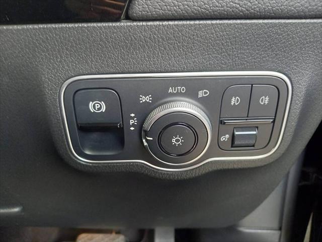 ＧＬＡクラス ＧＬＡ１８０　純正ナビ　全方位カメラ　アダプティブクルーズコントロール　液晶メーター　ユーザー買取車　フルセグＴＶ　Ｂｌｕｅｔｏｏｔｈ　シートヒーター　ＬＥＤヘッドライト　電動リアゲート　クリアランスソナー（41枚目）