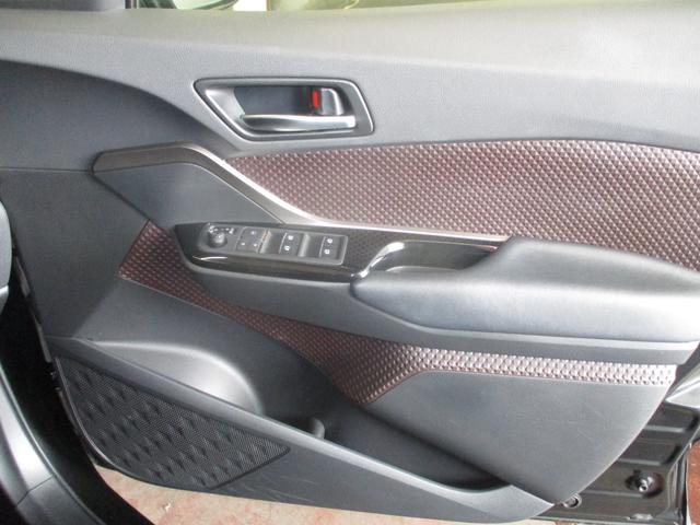Ｃ－ＨＲ Ｇ　フルセグＴＶ付きＳＤナビバックモニター　ＣＤＤＶＤ再生　Ｂｌｕｅｔｏｏｔｈ　ＥＴＣ　コーナーセンサー　ＬＥＤヘッドライト　スマートキー（スペアキー付）　トヨタセーフティーセンス　シートヒーター　ＨＶ（50枚目）