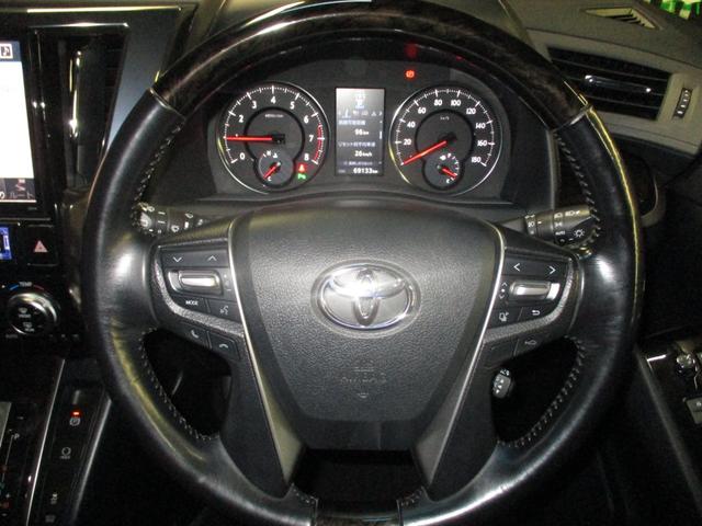 自ら操るハンドル！ドライバーの生命線です。お客様の目で実際にご確認ください。