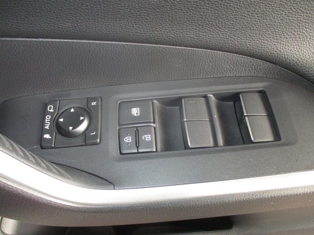 RAV4 ハイブリッドG フルセグTV付きSDナビバックモニター CDDVD再生 Bluetooth ETC トヨタセーフティーセンス ICS スマートキー(スペアキー付) LEDヘッドライト ドライブレコーダー 4WD HV(9枚目)