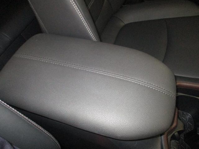 RAV4 ハイブリッドG フルセグTV付きSDナビバックモニター CDDVD再生 Bluetooth ETC トヨタセーフティーセンス ICS スマートキー(スペアキー付) LEDヘッドライト ドライブレコーダー 4WD HV(45枚目)