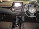 Ｃ－ＨＲ Ｇ　フルセグＴＶ付きＳＤナビバックモニター　ＣＤＤＶＤ再生　Ｂｌｕｅｔｏｏｔｈ　ＥＴＣ　コーナーセンサー　ＬＥＤヘッドライト　スマートキー（スペアキー付）　トヨタセーフティーセンス　シートヒーター　ＨＶ（2枚目）