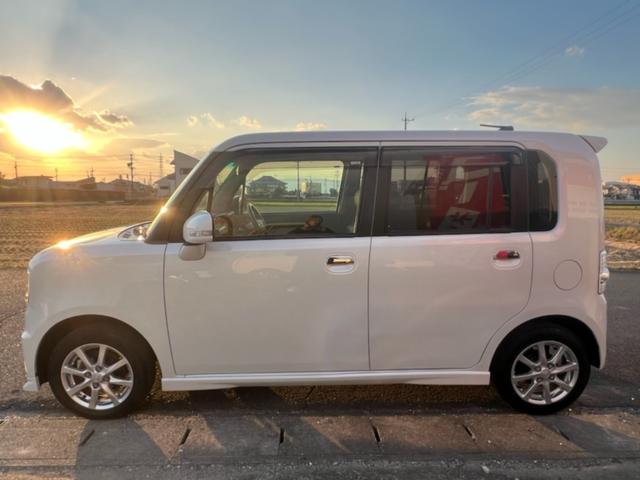 ピクシススペース カスタム　Ｇ　／４ＷＤ／スマートキー／純正１４インチアルミホイール／ＨＩＤヘッドライト／フォグランプ／電動格納ドアミラー／純正オプションフロントスポイラー／車検令和９年２月まで（5枚目）