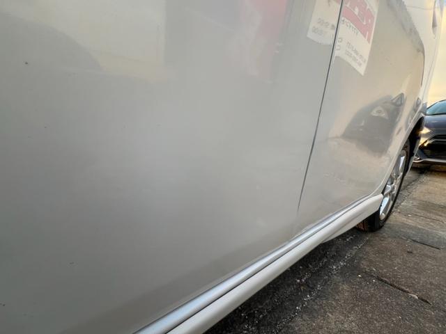 ピクシススペース カスタム　Ｇ　／４ＷＤ／スマートキー／純正１４インチアルミホイール／ＨＩＤヘッドライト／フォグランプ／電動格納ドアミラー／純正オプションフロントスポイラー／車検令和９年２月まで（21枚目）