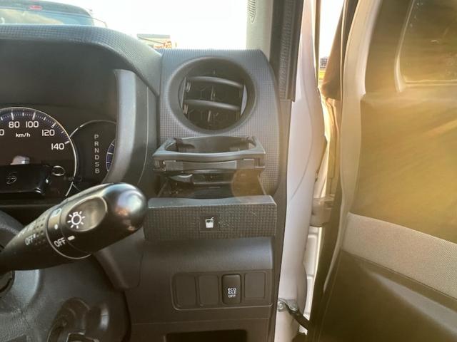 ピクシススペース カスタム　Ｇ　／４ＷＤ／スマートキー／純正１４インチアルミホイール／ＨＩＤヘッドライト／フォグランプ／電動格納ドアミラー／純正オプションフロントスポイラー／車検令和９年２月まで（29枚目）