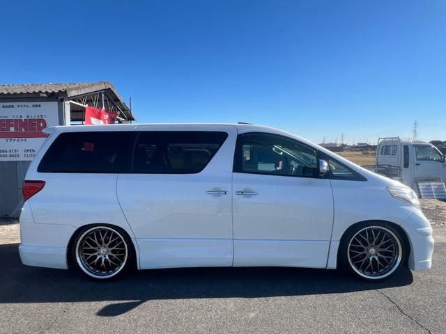 アルファード ２４０Ｓ　／Ｗサンルーフ／両側パワスラ／社外Ｆバンパー（Ｋ－ブレイク）／リアアンダー／ＨＩＤヘッドライト／フォグランプ／ＴＥＩＮ製車高調／ロクサーニ２１インチアルミホイール／スマートキー２本／車検２年付き（4枚目）