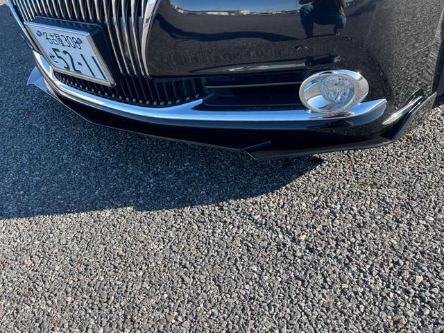 クラウンハイブリッド ロイヤルサルーン クラウン ハイブリッド ロイヤルサルーン マジェスタ風カスタム フロント純正マジェスタバンパー 社外のアルミ フロントエアロ リアエアロ リア2つスポイラー 純正ナビ(7枚目)