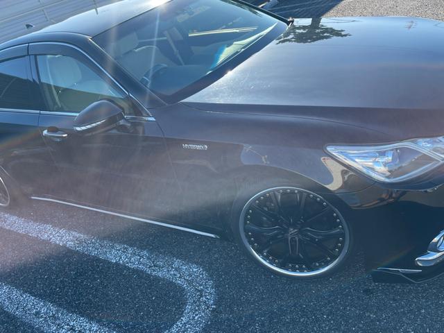 クラウンハイブリッド ロイヤルサルーン クラウン ハイブリッド ロイヤルサルーン マジェスタ風カスタム フロント純正マジェスタバンパー 社外のアルミ フロントエアロ リアエアロ リア2つスポイラー 純正ナビ(8枚目)