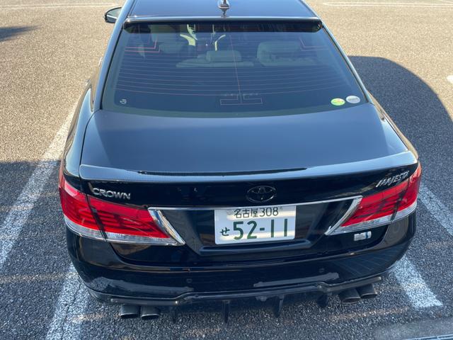クラウンハイブリッド ロイヤルサルーン クラウン ハイブリッド ロイヤルサルーン マジェスタ風カスタム フロント純正マジェスタバンパー 社外のアルミ フロントエアロ リアエアロ リア2つスポイラー 純正ナビ(12枚目)