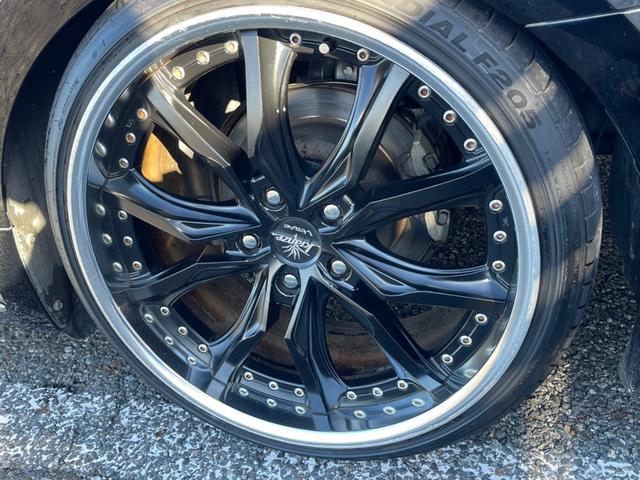 クラウンハイブリッド ロイヤルサルーン クラウン ハイブリッド ロイヤルサルーン マジェスタ風カスタム フロント純正マジェスタバンパー 社外のアルミ フロントエアロ リアエアロ リア2つスポイラー 純正ナビ(18枚目)