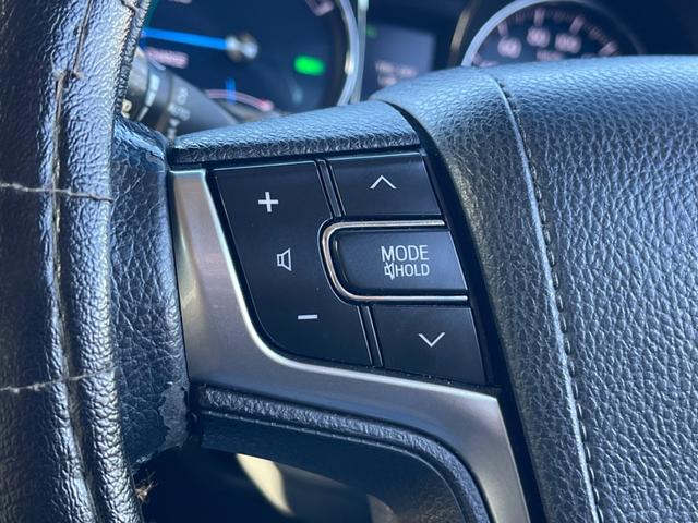 クラウンハイブリッド ロイヤルサルーン クラウン ハイブリッド ロイヤルサルーン マジェスタ風カスタム フロント純正マジェスタバンパー 社外のアルミ フロントエアロ リアエアロ リア2つスポイラー 純正ナビ(31枚目)