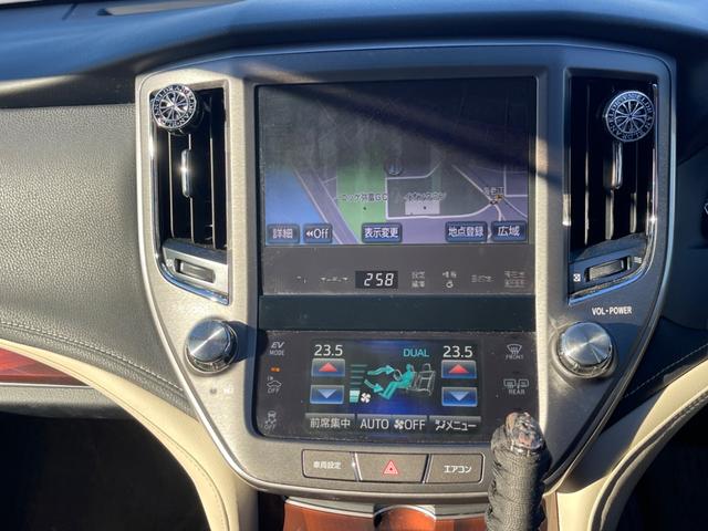 クラウンハイブリッド ロイヤルサルーン クラウン ハイブリッド ロイヤルサルーン マジェスタ風カスタム フロント純正マジェスタバンパー 社外のアルミ フロントエアロ リアエアロ リア2つスポイラー 純正ナビ(35枚目)