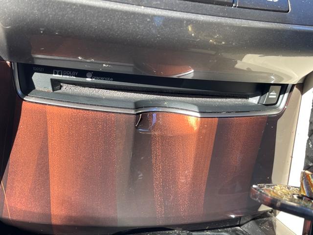 クラウンハイブリッド ロイヤルサルーン クラウン ハイブリッド ロイヤルサルーン マジェスタ風カスタム フロント純正マジェスタバンパー 社外のアルミ フロントエアロ リアエアロ リア2つスポイラー 純正ナビ(42枚目)