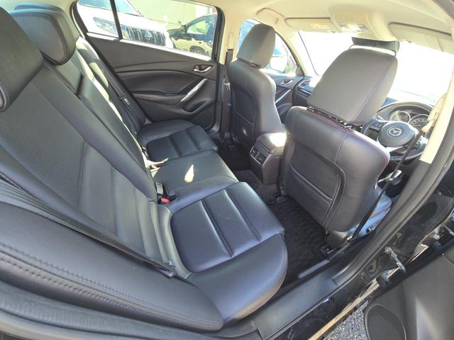 アテンザセダン ＸＤ　Ｌパッケージ　第３者機関ＡＩＳ鑑定書付き　黒革シート　シートヒーター　メモリーシート　純正ナビＴＶ　バックカメラ　ＥＴＣ　レーダークルーズコントロール　スマートキー　ＲＶＭ　レーンキープ　１９ｉｎアルミ　禁煙車（6枚目）