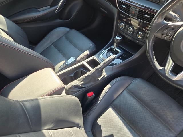 アテンザセダン ＸＤ　Ｌパッケージ　第３者機関ＡＩＳ鑑定書付き　黒革シート　シートヒーター　メモリーシート　純正ナビＴＶ　バックカメラ　ＥＴＣ　レーダークルーズコントロール　スマートキー　ＲＶＭ　レーンキープ　１９ｉｎアルミ　禁煙車（38枚目）