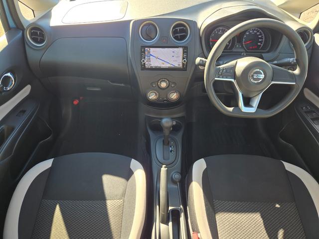 ノート Ｘ　後期型　第３者機関ＡＩＳ鑑定書付き　禁煙車　アラウンドビューカメラ（３６０カメラ）バックカメラ　インテリジェントルームミラー　純ナビＴＶ　ドライブレコーダー　ＥＴＣ　インテリキー×２個　　衝突防止機能（3枚目）