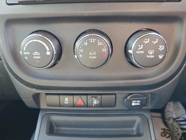 ジープ・コンパス アルティテュード スポーツ 360°ビジョン 第3者機関AIS鑑定書付 純正360カメラ ナビTV ETC 後席アルパインモニター(サーモスタット×2 R7年11月交換済み)ブラックグリル ブラックアルミホイル 禁煙車 ヘッドライトコーティング済(32枚目)