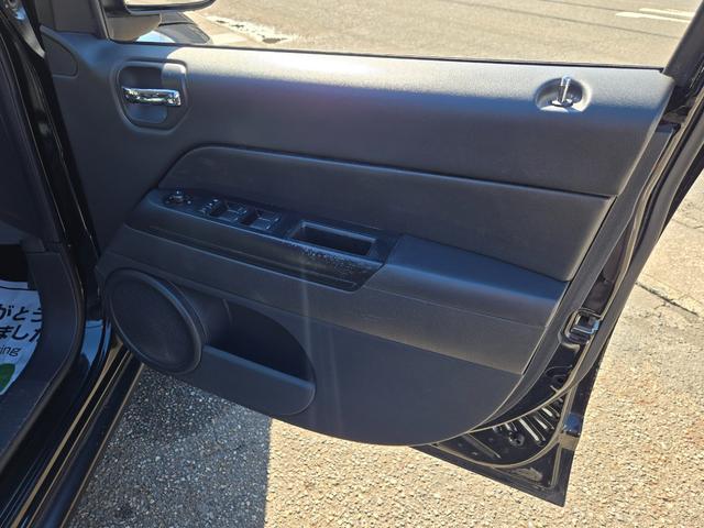 ジープ・コンパス アルティテュード スポーツ 360°ビジョン 第3者機関AIS鑑定書付 純正360カメラ ナビTV ETC 後席アルパインモニター(サーモスタット×2 R7年11月交換済み)ブラックグリル ブラックアルミホイル 禁煙車 ヘッドライトコーティング済(41枚目)