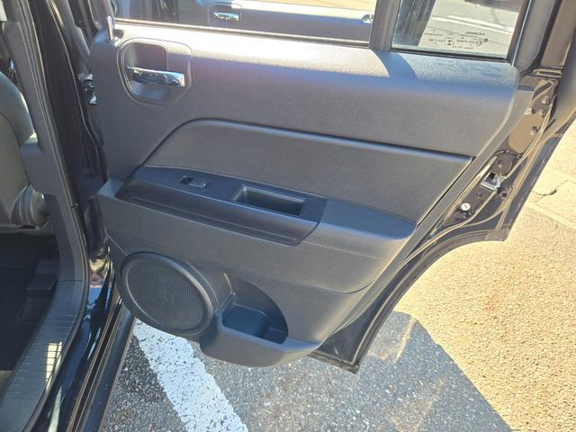 ジープ・コンパス アルティテュード スポーツ 360°ビジョン 第3者機関AIS鑑定書付 純正360カメラ ナビTV ETC 後席アルパインモニター(サーモスタット×2 R7年11月交換済み)ブラックグリル ブラックアルミホイル 禁煙車 ヘッドライトコーティング済(42枚目)