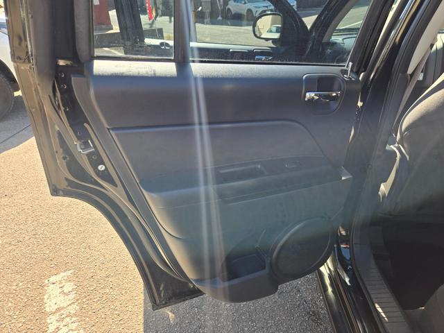 ジープ・コンパス アルティテュード スポーツ 360°ビジョン 第3者機関AIS鑑定書付 純正360カメラ ナビTV ETC 後席アルパインモニター(サーモスタット×2 R7年11月交換済み)ブラックグリル ブラックアルミホイル 禁煙車 ヘッドライトコーティング済(44枚目)