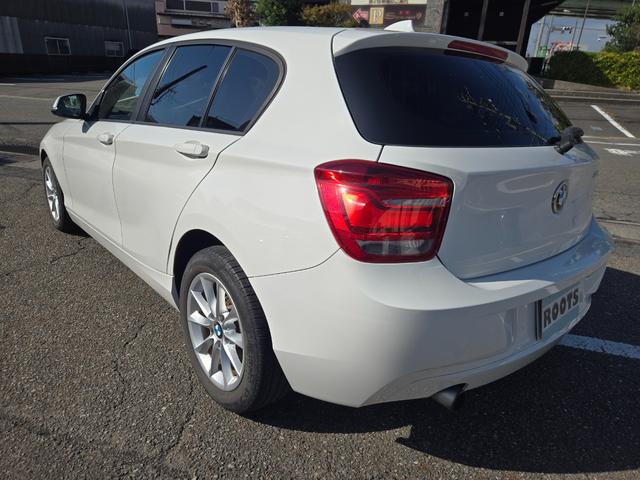 1シリーズ 116i スタイル 第3者機関AIS鑑定書付き 禁煙車 地デジチューナー(インターフェイス) 純正ナビ バックカメラ ドライブレコーダー ミラー一体型ETC ハーフレザーシート 純正アルミ エンジンプッシュスタート(19枚目)