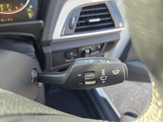 1シリーズ 116i スタイル 第3者機関AIS鑑定書付き 禁煙車 地デジチューナー(インターフェイス) 純正ナビ バックカメラ ドライブレコーダー ミラー一体型ETC ハーフレザーシート 純正アルミ エンジンプッシュスタート(37枚目)