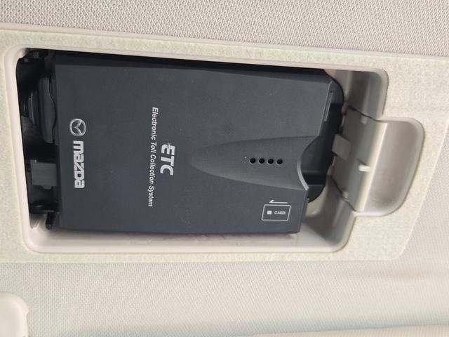 第３者機関ＡＩＳ鑑定書付　６速ミッション　禁煙車　ヘッドライト研磨・コーティング済　純正ナビＴＶ　バックカメラ　ＥＴＣ　ＨＩＤヘッド　インテリキー×２個　純正１９インチアルミ　ルーフレール