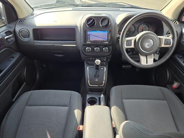 ２０２５年製ブリジストンタイヤ　禁煙車　カロッツェリアＳＤナビＴＶ　バックカメラ　ＥＴＣ　ＸＴＲＥＭＥ−Ｊ・１６ｉｎブラックアルミ　ヘッドライトコーティング済み　クルーズコントロール　キーレス