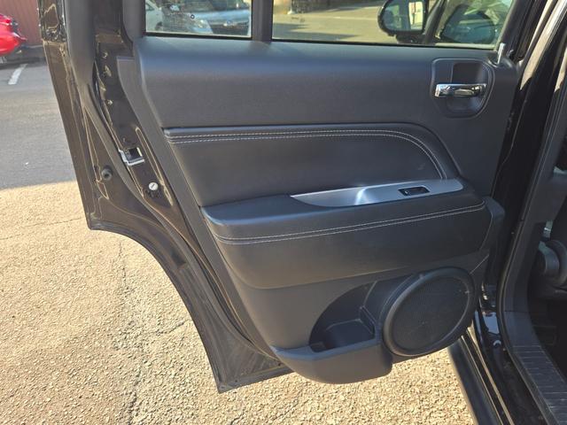 ジープ・コンパス リミテッド 4WD 第3者機関AIS鑑定書付き 禁煙車 黒革シート シートヒーター BOSTONサウンド カロッツェリアSDナビTV カロッツェリア後席モニター Bカメラ ETC ドライブレコーダ クルコン(42枚目)