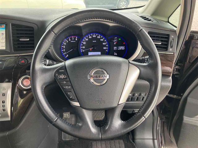 エルグランド ２５０ハイウェイスター　全周囲カメラ　バックカメラ　後席モニター　ナビ　ＴＶ　ＡＵＸ　ＣＤ　ＤＶＤ　両側スライド・片側電動ドア　ＥＴＣ　ＨＩＤオートライト　スマートキー　３列シート　オットマン　ＣＶＴ　アルミホイール（18枚目）