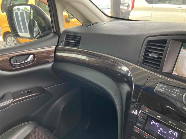 エルグランド ２５０ハイウェイスター　全周囲カメラ　バックカメラ　後席モニター　ナビ　ＴＶ　ＡＵＸ　ＣＤ　ＤＶＤ　両側スライド・片側電動ドア　ＥＴＣ　ＨＩＤオートライト　スマートキー　３列シート　オットマン　ＣＶＴ　アルミホイール（36枚目）