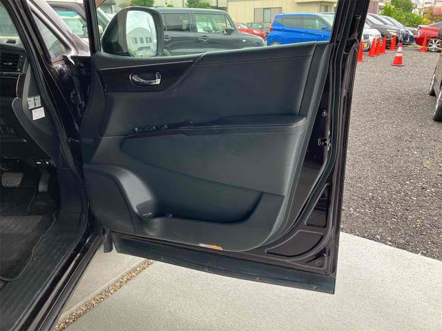 エルグランド ２５０ハイウェイスター　全周囲カメラ　バックカメラ　後席モニター　ナビ　ＴＶ　ＡＵＸ　ＣＤ　ＤＶＤ　両側スライド・片側電動ドア　ＥＴＣ　ＨＩＤオートライト　スマートキー　３列シート　オットマン　ＣＶＴ　アルミホイール（44枚目）