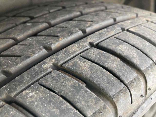 エルグランド ２５０ハイウェイスター　全周囲カメラ　バックカメラ　後席モニター　ナビ　ＴＶ　ＡＵＸ　ＣＤ　ＤＶＤ　両側スライド・片側電動ドア　ＥＴＣ　ＨＩＤオートライト　スマートキー　３列シート　オットマン　ＣＶＴ　アルミホイール（62枚目）