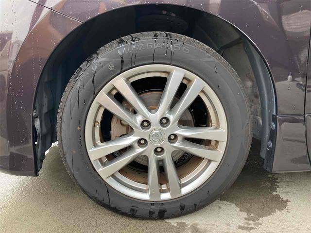 エルグランド ２５０ハイウェイスター　全周囲カメラ　バックカメラ　後席モニター　ナビ　ＴＶ　ＡＵＸ　ＣＤ　ＤＶＤ　両側スライド・片側電動ドア　ＥＴＣ　ＨＩＤオートライト　スマートキー　３列シート　オットマン　ＣＶＴ　アルミホイール（65枚目）
