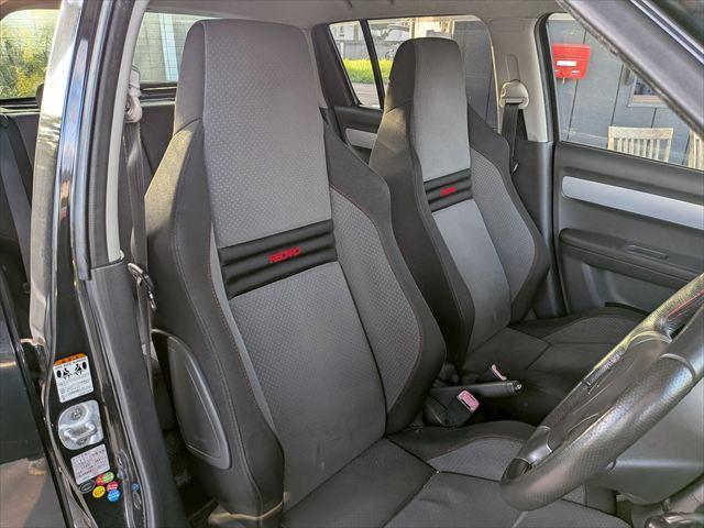 スイフト スポーツ 5MT レカロシート ETC ドラレコ LEDライト フォグ アルミホイール スマートキー 盗難防止システム 衝突安全ボディ ABS ESC エアコン(11枚目)