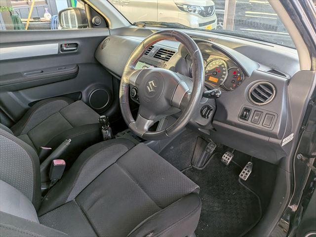 スイフト スポーツ 5MT レカロシート ETC ドラレコ LEDライト フォグ アルミホイール スマートキー 盗難防止システム 衝突安全ボディ ABS ESC エアコン(13枚目)