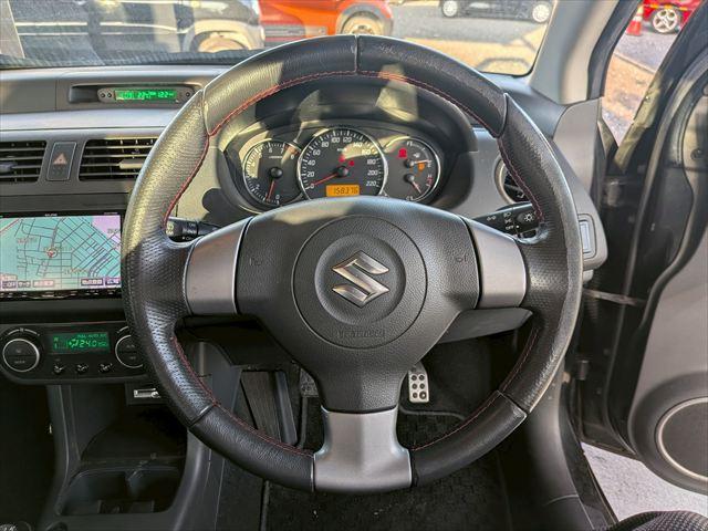 スイフト スポーツ 5MT レカロシート ETC ドラレコ LEDライト フォグ アルミホイール スマートキー 盗難防止システム 衝突安全ボディ ABS ESC エアコン(15枚目)